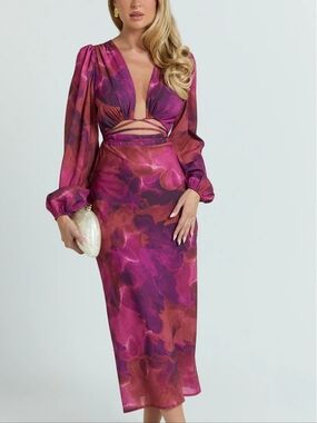 New Showpo. Artola Front Cut Out Long Sleeve Midi Dress Size 16